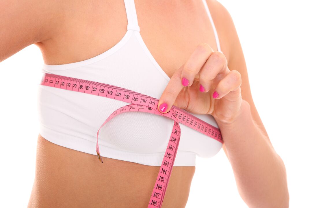 Mesurer la taille des seins avant l'augmentation avec de l'iode